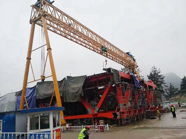 内蒙古呼伦贝尔160吨龙门吊出租整体下沉原因